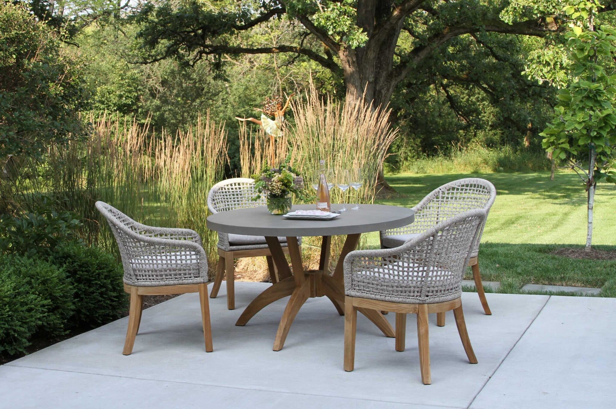 Outdoor Dining Set with 4 Chairs