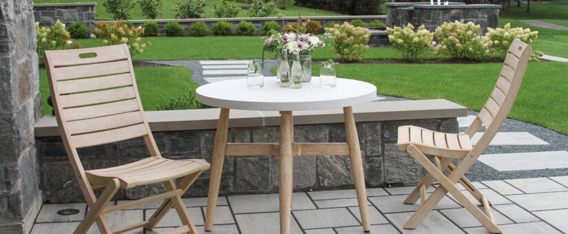 46624 – Antique Wash & Ivory Composite Bistro Table, 35″ Dia.