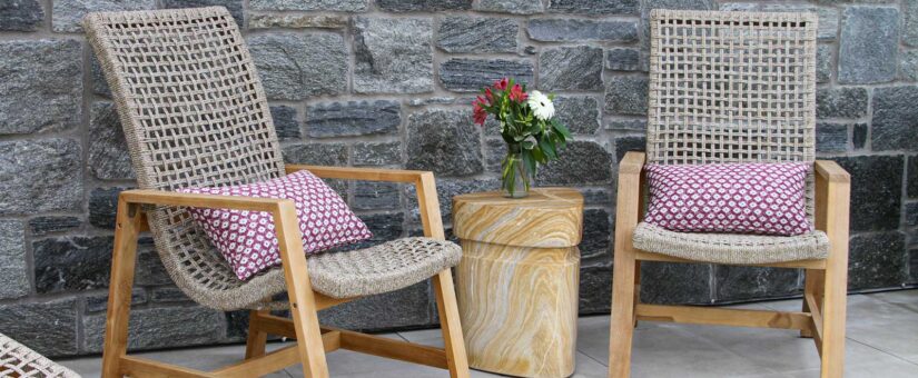 78001-SS – Triangle Sandstone Accent Table